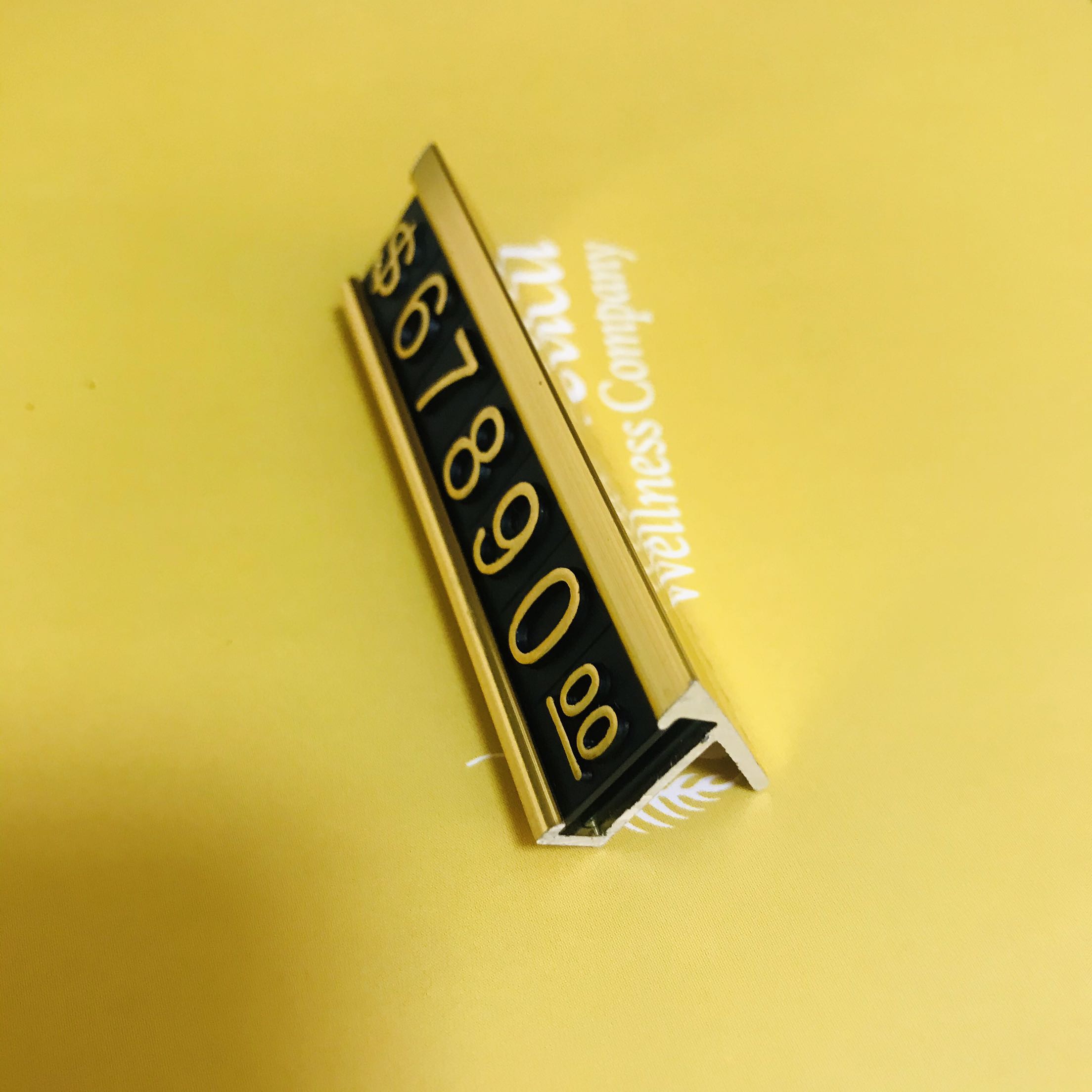 sample- (1) COUNTERTOP ADJUSTABLE PRICE TAG (EURO) - Image 1