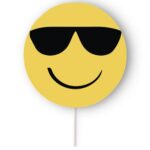 EMOJI SELFIE PAI PAI – YELLOW HAND FANS WITH 4 EMOJIS & WOODEN HANDLES - Image 2