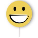 EMOJI SELFIE PAI PAI – YELLOW HAND FANS WITH 4 EMOJIS & WOODEN HANDLES - Image 4