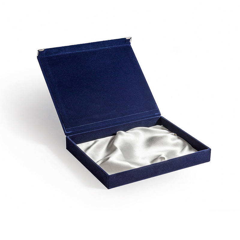 C26X21.jpg LUXURY PRESENTATION GIFT BOX 26 X 21 CM - Image 1