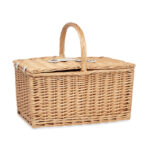 4-PERSON WICKER PICNIC BASKET – COMPLETE SET WITH CUTLERY, PLATES & GLASSES - Image 2