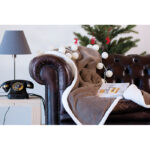 FLEECE BLANKET WITH REVERSIBLE POLYESTER SHERPA LINING - Image 5