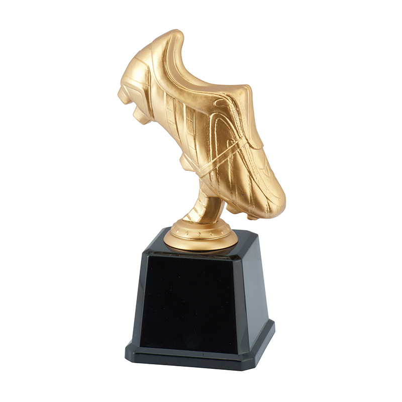 Q671.01.jpg FOOTBALL TROPHY AWARD 15CM - Image 1