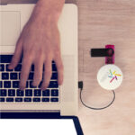 ROUNDCONNECT 4-PORT USB HUB – COMPACT BICOLOR USB 2.0 SPLITTER WITH BRANDED PACK - Image 11